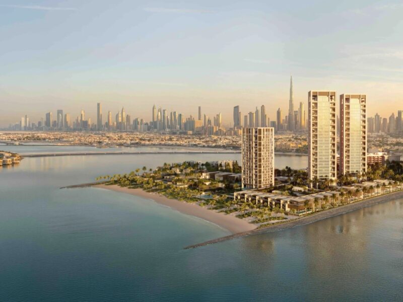 Aman Residences on a private peninsula in Jumeirah 2 with the Dubai skyline behind